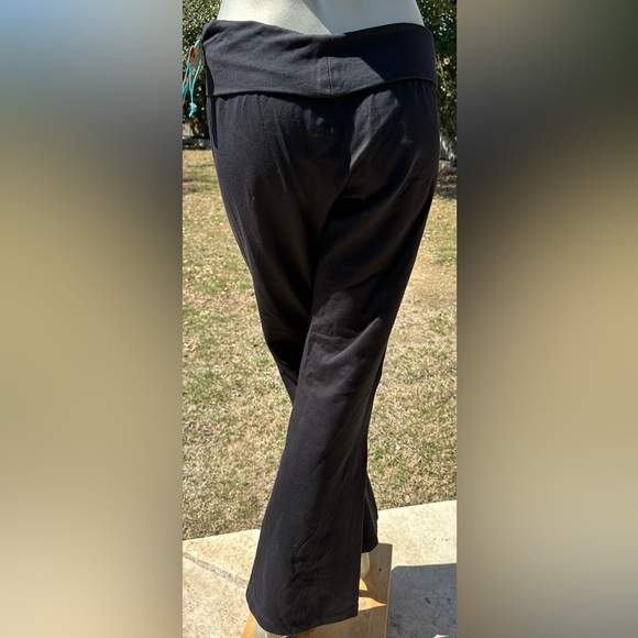 Half Moon Fold Flared Leggings - NWT Large Like LULELEMON NULU FLARED - Picture 2 of 8